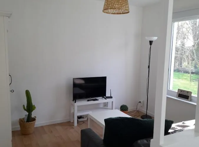 By Angelique 1 Rdc * Busnes